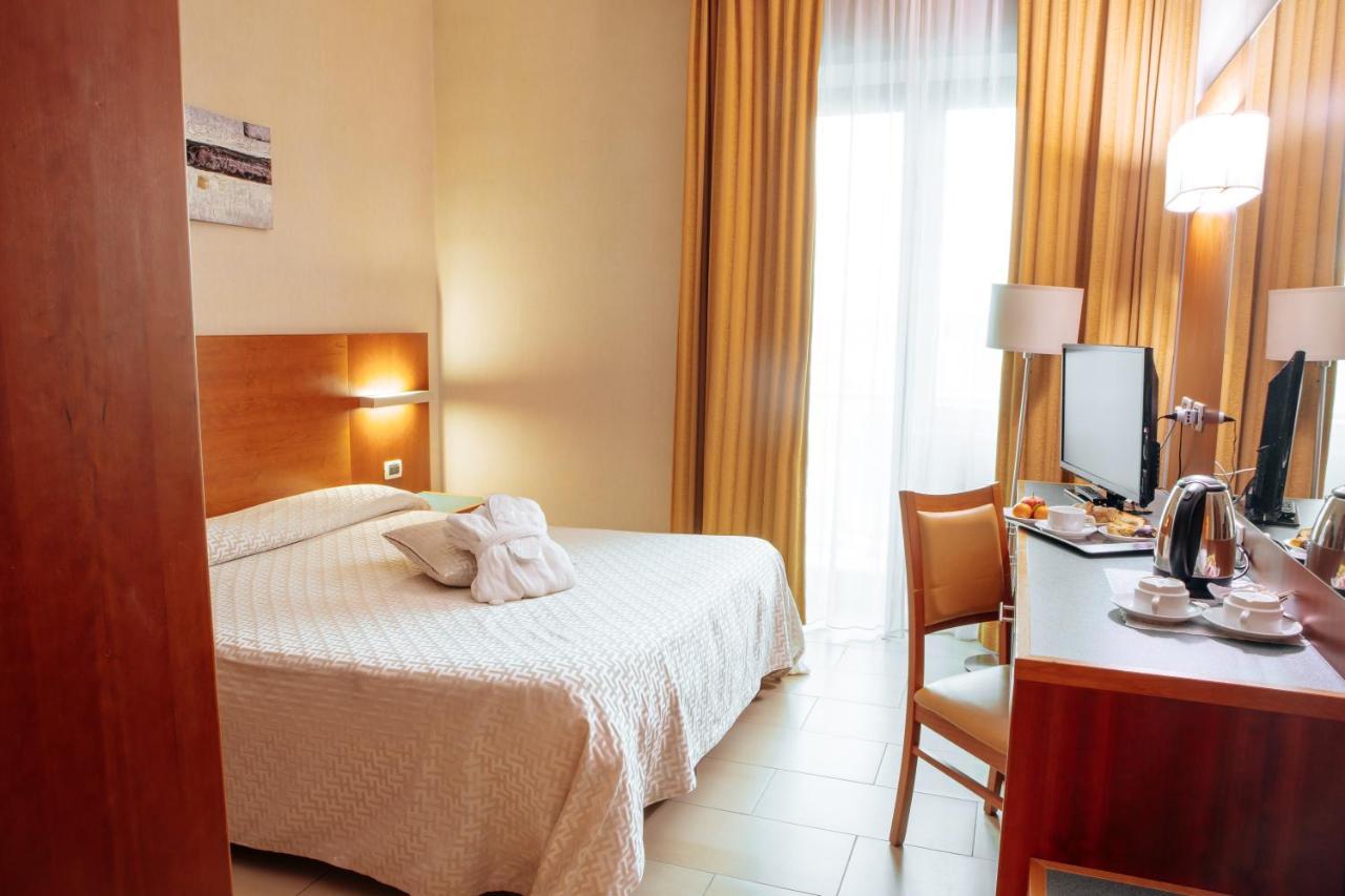 Hotel Amico 치타 산트  안젤로 외부 사진